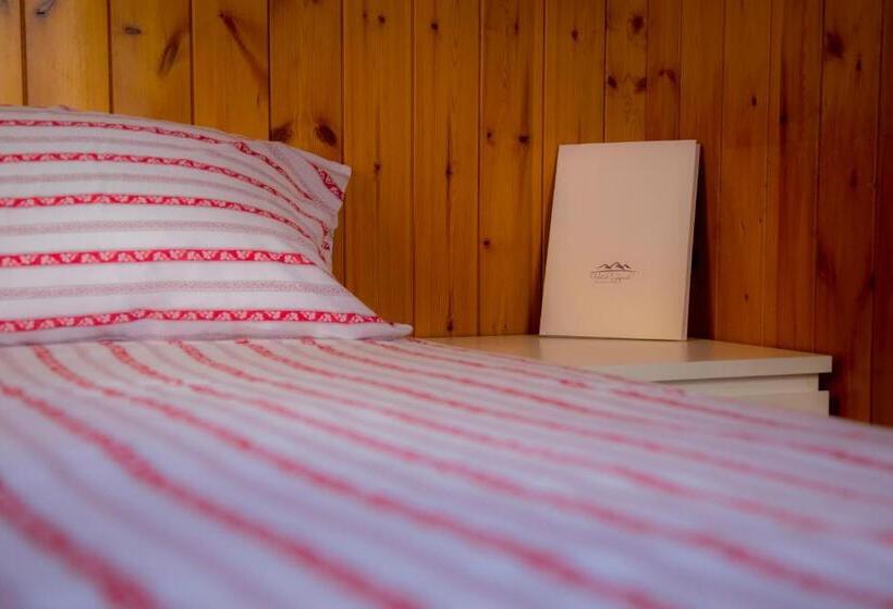 이코노미 룸, Signal