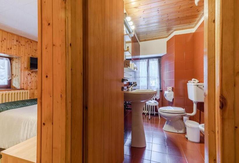 Comfort room with mountain view, Signal