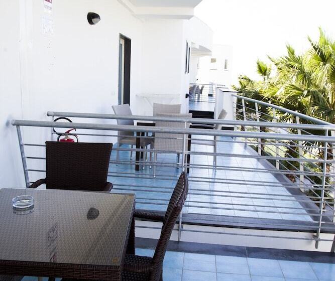 スタンダード４人部屋, Medea Beach Resort