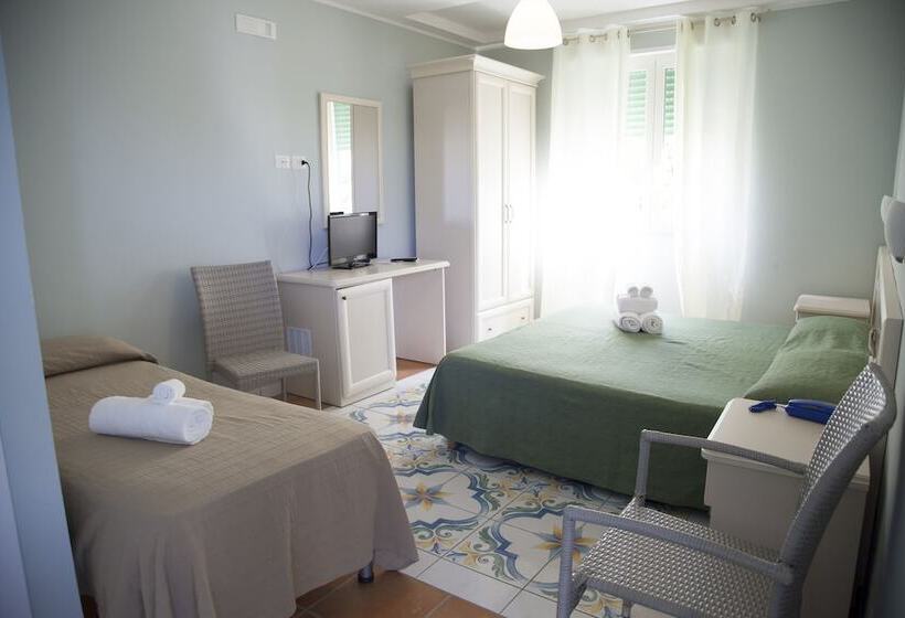 スタンダード４人部屋, Medea Beach Resort