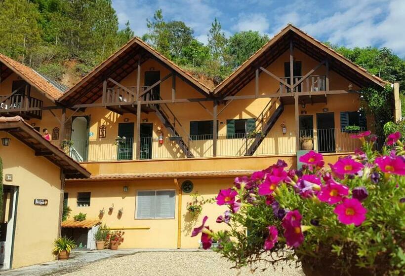 プールビュースイート, Pousada Villa Três