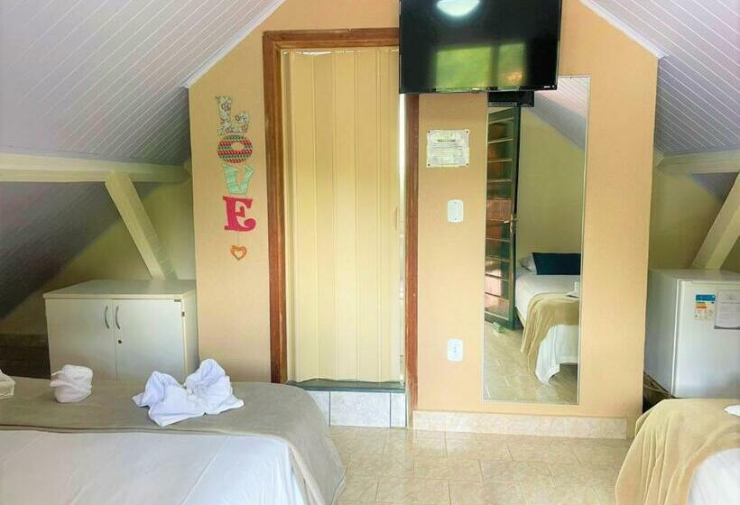 プールビュースイート, Pousada Villa Três