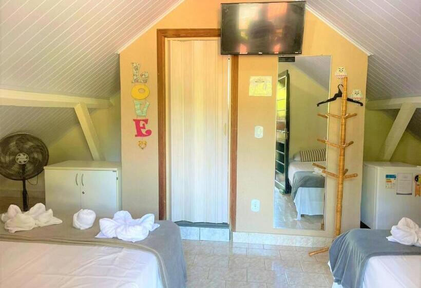 プールビュースイート, Pousada Villa Três