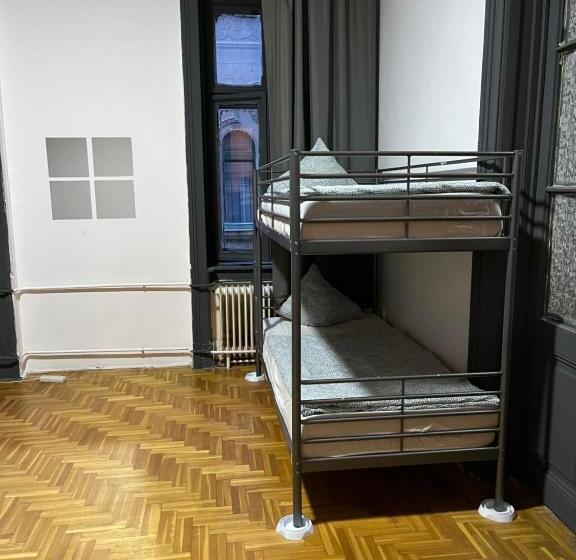 اتاق خانوادگی با سرویس بهداشتی مشترک, Casa Nora