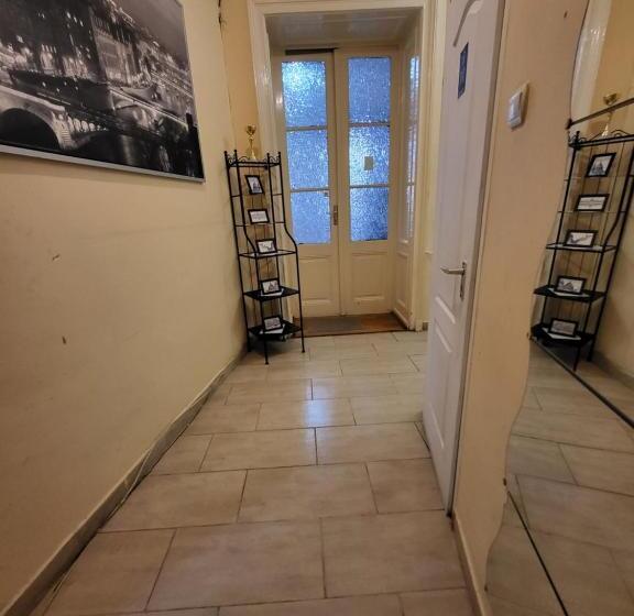 اتاق استاندارد با سرویس بهداشتی مشترک, Casa Nora