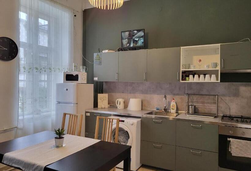 اتاق استاندارد با سرویس بهداشتی مشترک, Casa Nora