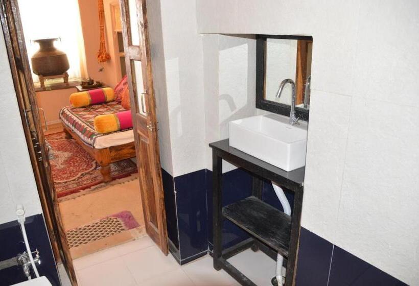 スーペリアールーム, Desert Boy S   Royal Stay On Fort