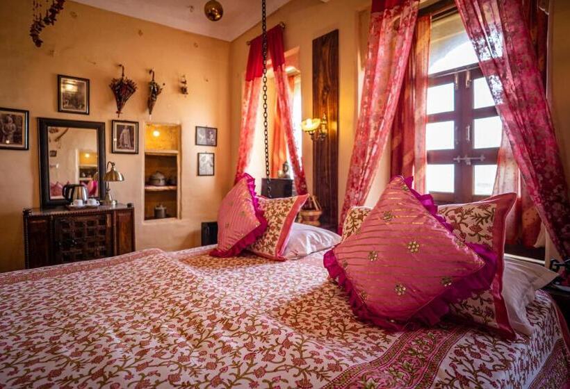 スーペリアールーム, Desert Boy S   Royal Stay On Fort