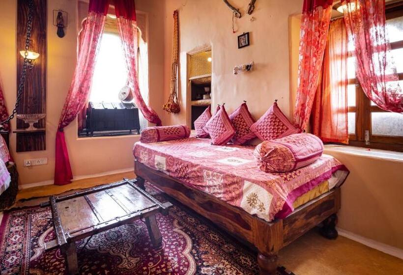 スーペリアールーム, Desert Boy S   Royal Stay On Fort