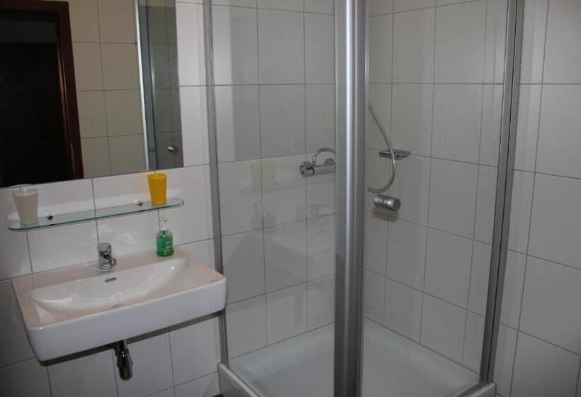 Семейные Апартаменты, Gasthof Schiefer Zur Zugbrücke