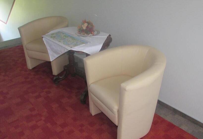 Трехместный Номер Стандарт с Балконом, Gasthof Schiefer Zur Zugbrücke