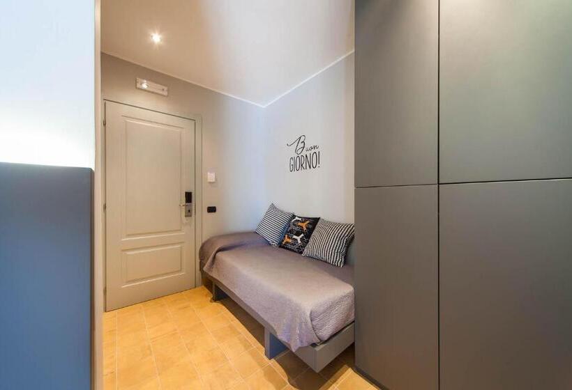 اتاق استاندارد سه نفره با چشم‌انداز کنار دریا, B&b Portorosso