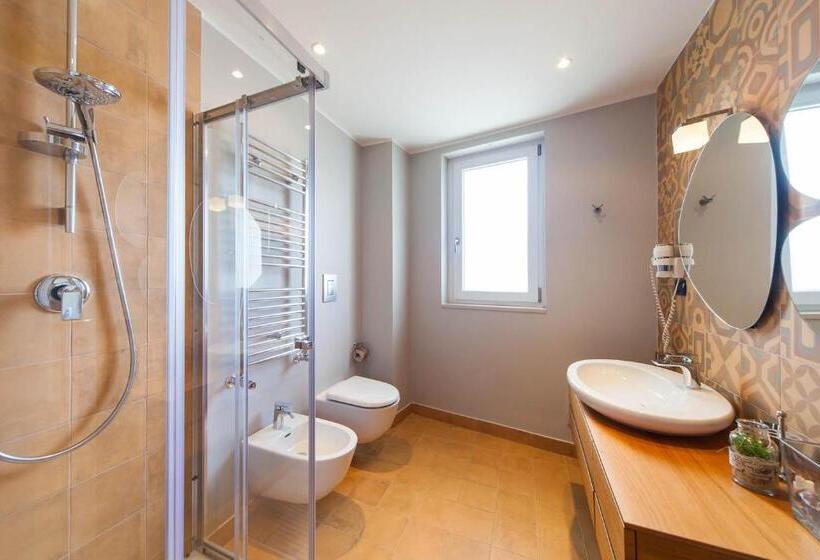 اتاق استاندارد سه نفره با چشم‌انداز کنار دریا, B&b Portorosso