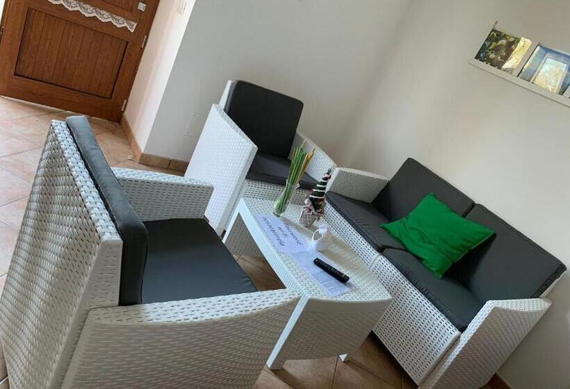 اتاق استاندارد با چشم‌انداز دریا, A Sorrento