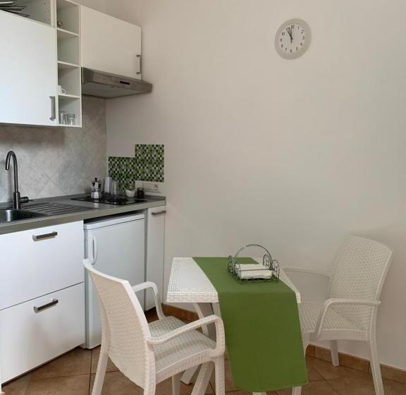 اتاق استاندارد با چشم‌انداز دریا, A Sorrento