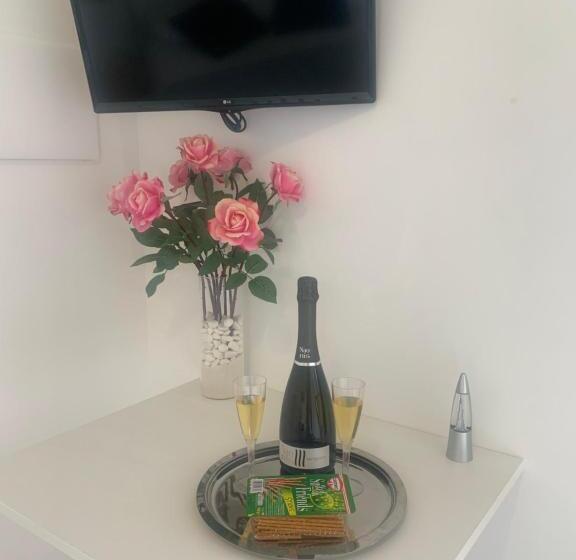 اتاق استاندارد با تخت بزرگ, A Sorrento