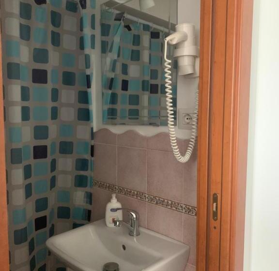 اتاق استاندارد با چشم‌انداز باغ, A Sorrento