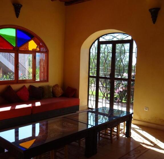 اتاق استاندارد, Douar Noujoum