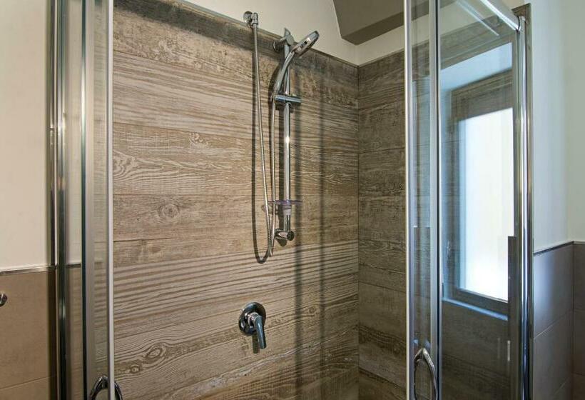 اتاق اکونومی, Il Duomo Salerno