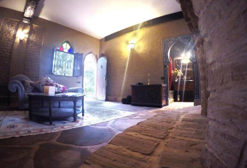 سوئیت سینیور, La Rose Du Desert