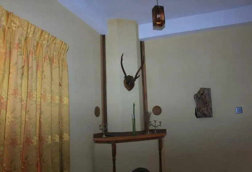 اتاق لوکس, Lily Bank Cottage