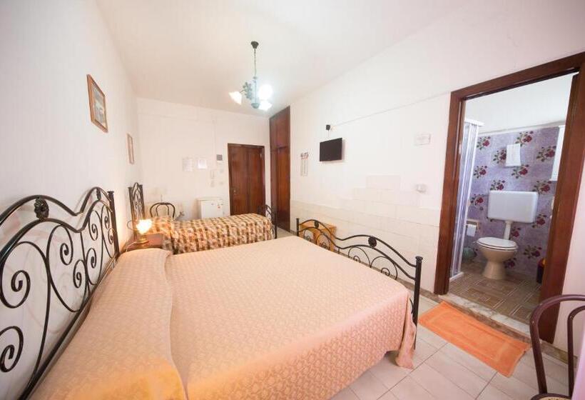 חדר סטנדרט לארבעה, Albergo Europa