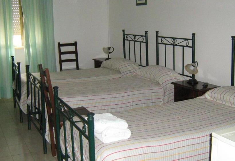 חדר סטנדרט לשלושה, Albergo Europa