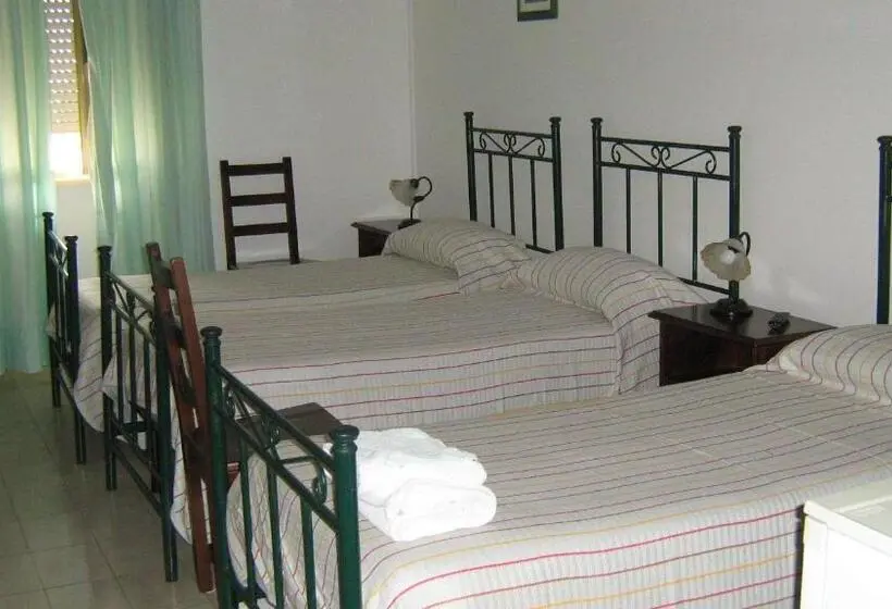 Standard Kolmen Hengen Huone, Albergo Europa