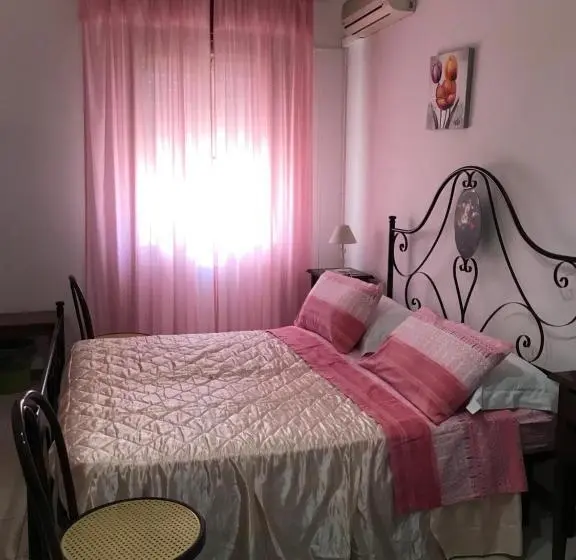 Standard Kolmen Hengen Huone, Albergo Europa