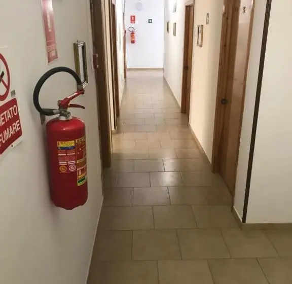Perhehuone, Albergo Europa