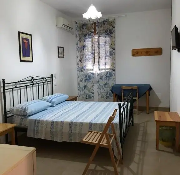Standard Yhden Hengen Huone, Albergo Europa