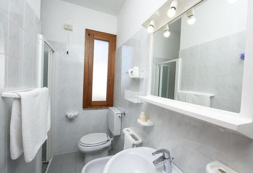 컴포트 트리플 룸, Aurora