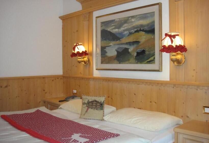 Номер Superior с Балконом, Garni Toni