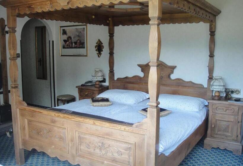 Трехместный Номер Стандарт с Балконом, Garni Toni