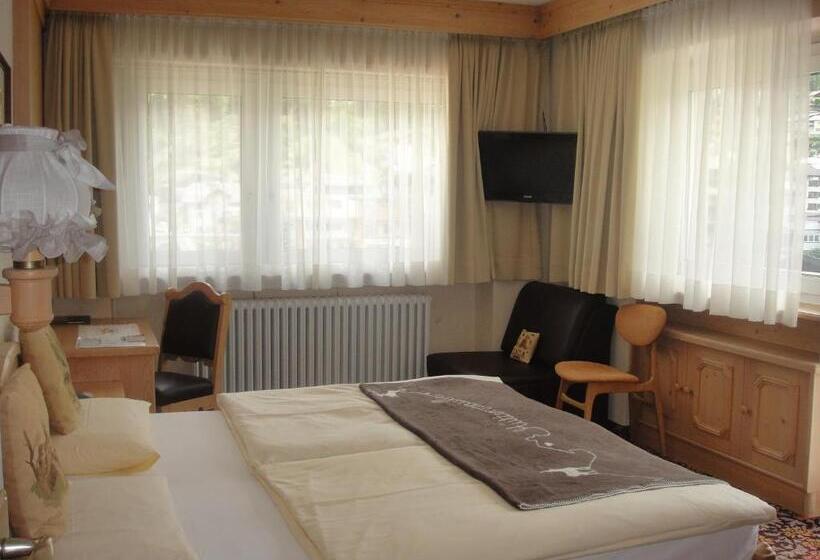 Трехместный Номер Стандарт с Балконом, Garni Toni