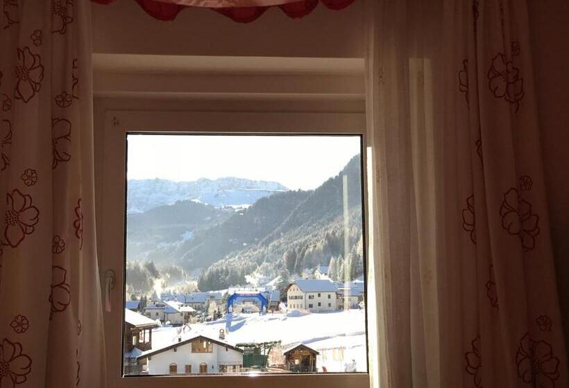 Номер Superior с Балконом, Garni Toni