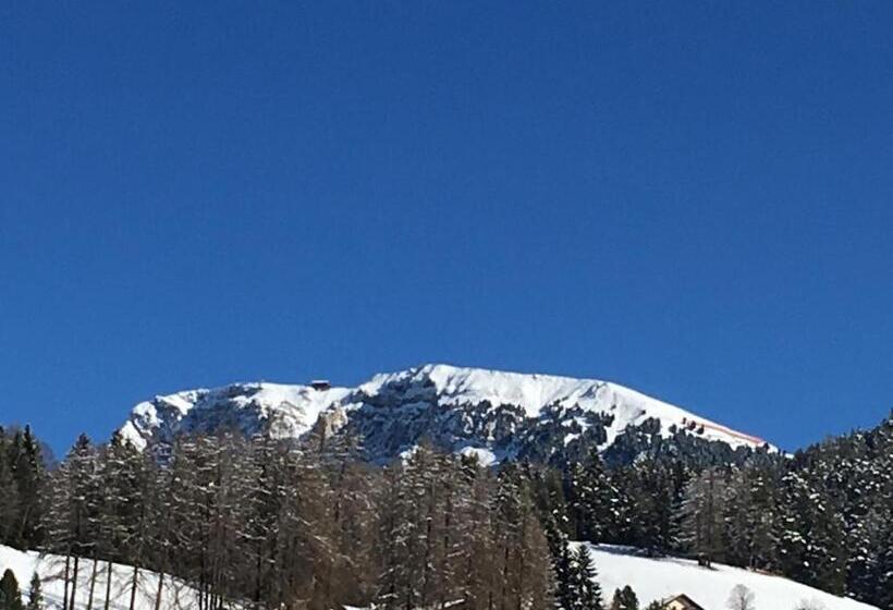 Трехместный Номер Стандарт с Балконом, Garni Toni