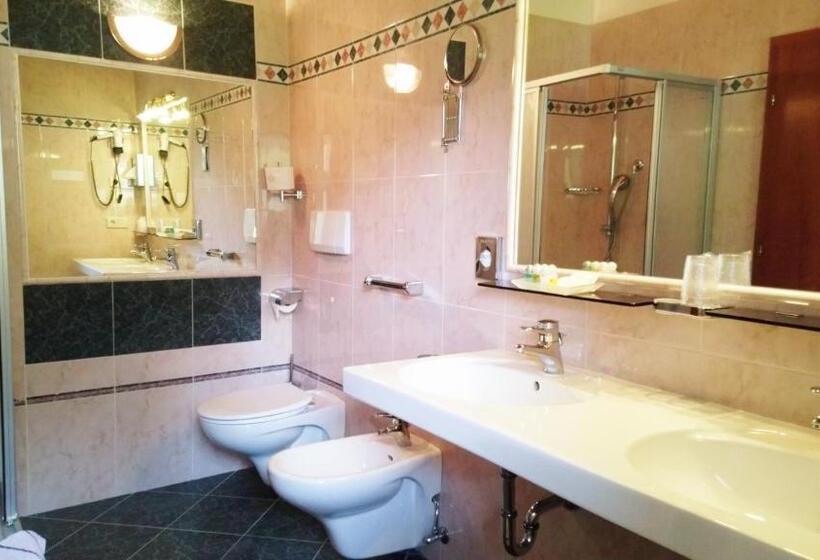 Трехместный Номер Стандарт с Балконом, Serena