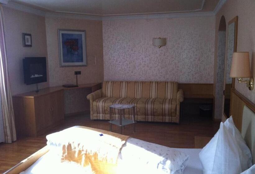 Трехместный Номер Стандарт с Балконом, Serena