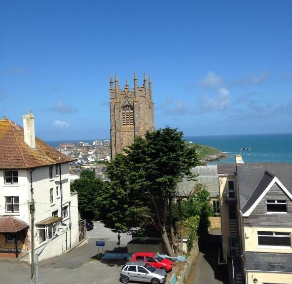 기본룸, The White House