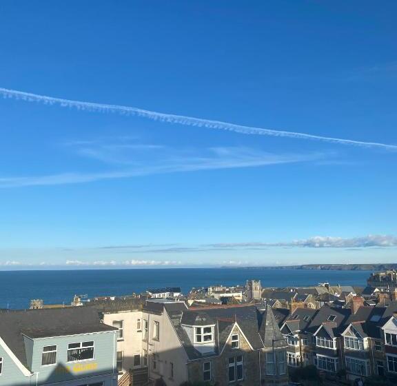 바다 전망 스위트, The White House