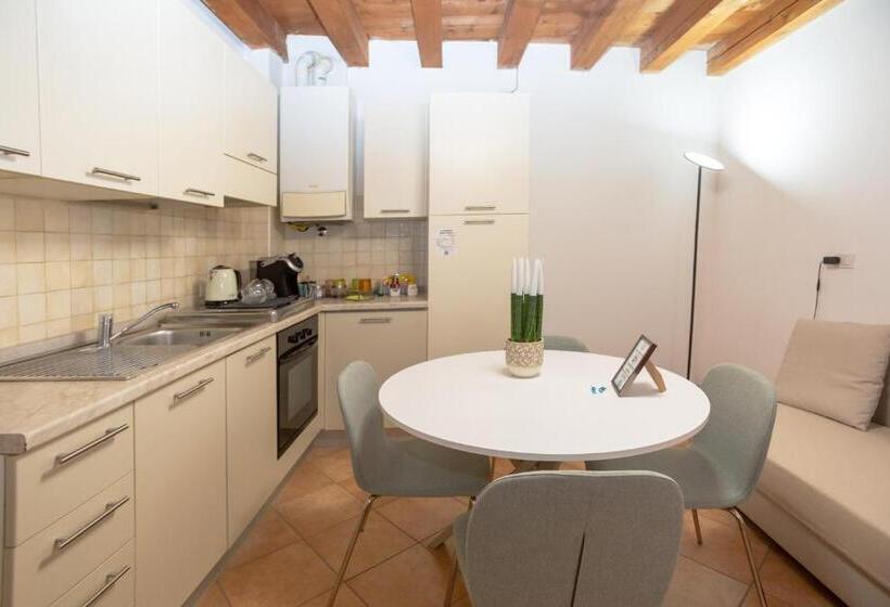 اتاق راحتی سه تخته, Giardino Giusti House & Court