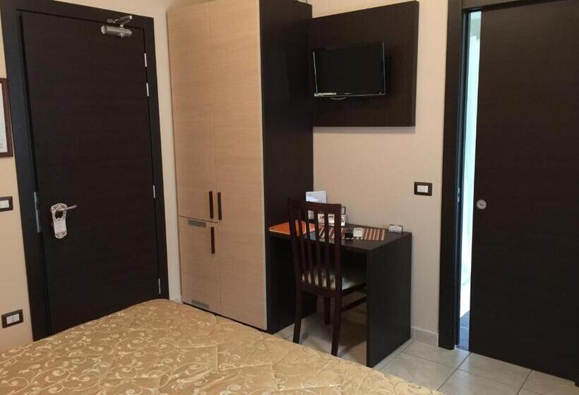 Номер Стандарт Индивидуальный, De La Ville Relais