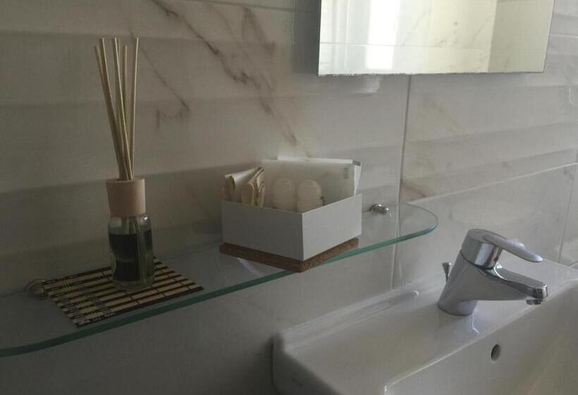 Номер Deluxe, De La Ville Relais