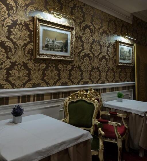 شقة غرفة واحدة, De Paris