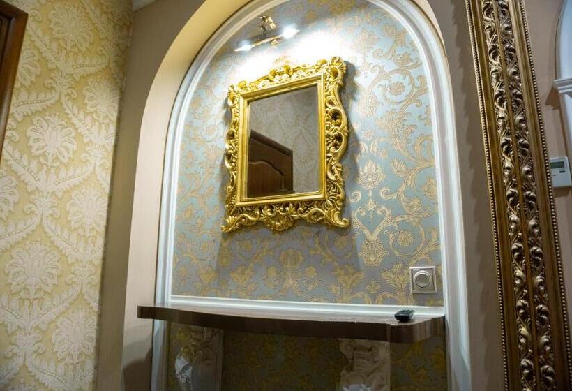 جناح غرفتين نوم, De Paris