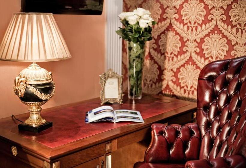 جناح غرفتين نوم, De Paris