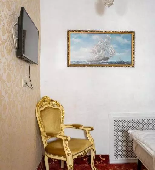 Superior-huone, De Paris