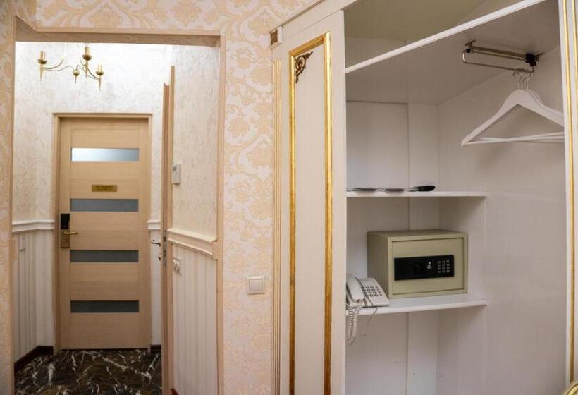 غرفة سوبيريور, De Paris