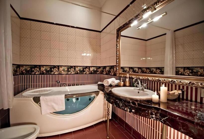 جناح غرفتين نوم, De Paris